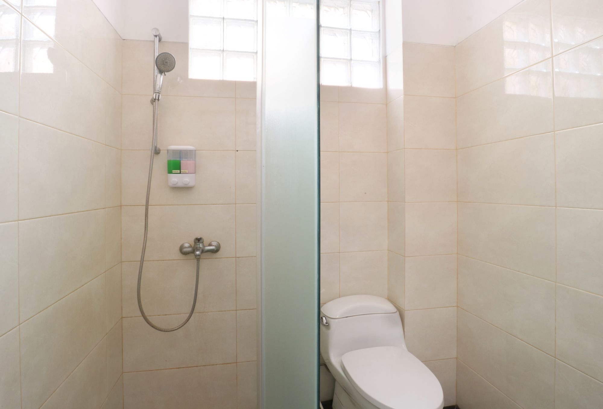 Maharani Guesthouse Tebet Syariah Jakarta Luaran gambar